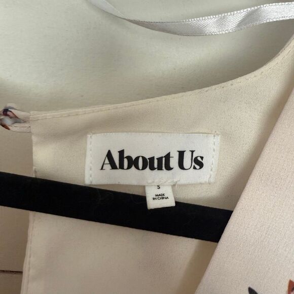 About Us Women’s Small Floral Holly Dress Longsleeve - Picture 2 of 5